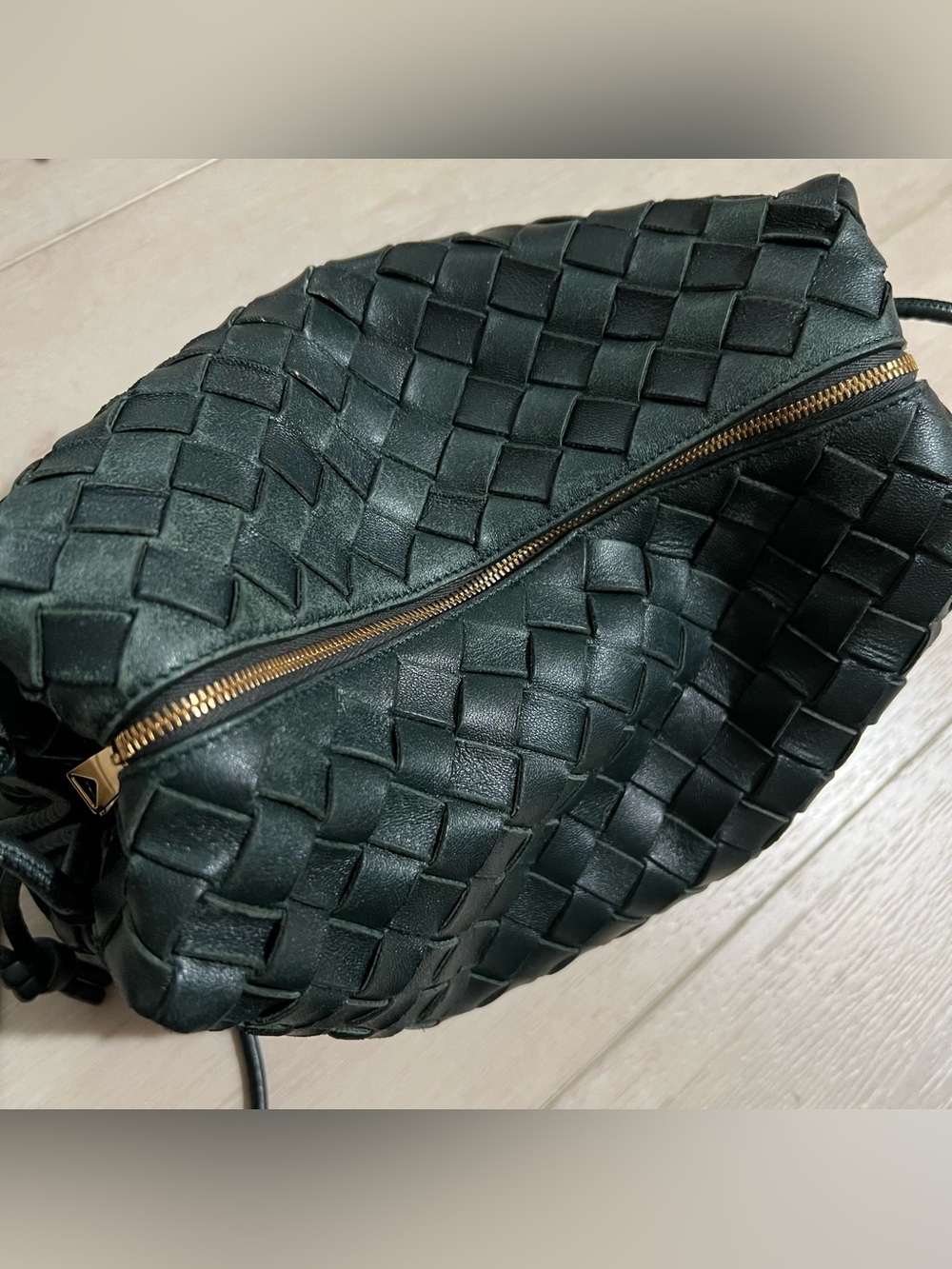 Bottega Veneta MEDIUM Camera Loop Bag in Ink - Picture 4 of 7